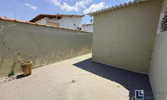 Imagem 2: Ótima casa para locação no Jardim Interlagos, 2 dormitorios com suíte, amplo quintal, 2 va