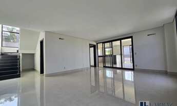 Imagem 7: Lindo sobrado novo alto padrão para venda na charmosa Vila do Golfe, Cond. Terras de Flore