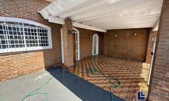 Imagem 7: Ótima casa para locação no Jardim Interlagos, 2 dormitorios com suíte, amplo quintal, 2 va