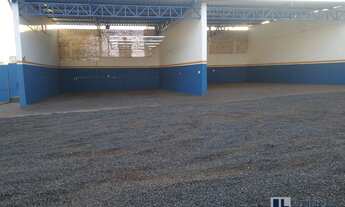 Imagem 2: Predio comercial com amplo terreno para locação na Av. Maria Jesus de Condeixa, área do te