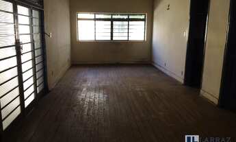 Imagem 4: Casa para venda no Centro de Ribeirão, na Rua Tibiriça, ótima localização, vocação comerci