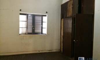 Imagem 7: Casa para venda no Centro de Ribeirão, na Rua Tibiriça, ótima localização, vocação comerci