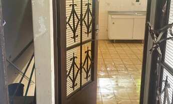 Imagem 5: SOBRADO FRENTE A AV IDEPENDÊNCIA COM SALÃO COMERCIAL PARTE INFERIOR