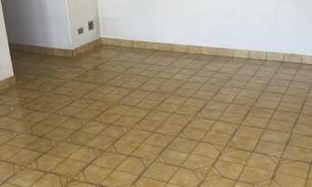 Imagem 3: SOBRADO FRENTE A AV IDEPENDÊNCIA COM SALÃO COMERCIAL PARTE INFERIOR