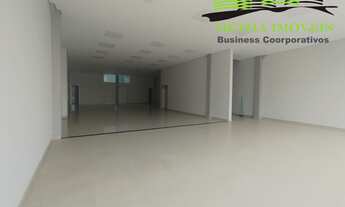 Imagem 4: Galpão Comercial de 460m² na Vila Lucy, Sorocaba-SP: 2 Salas, 4 Banheiros e 5 Vagas de Gar