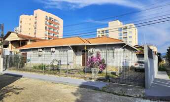 Imagem: Casa à Venda, 05 quartos, sendo 01 suite