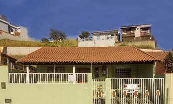 Imagem: Casa à Venda, com 3 quartos, semi mobiliada