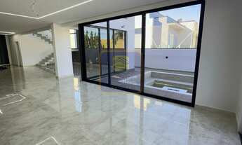 Imagem 2: Casa de Condomínio com 4 Quartos e 6 banheiros à Venda, 370 m². Imobiliária Santos e Salle