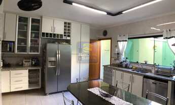 Imagem: Sobrado com 3 suítes e moveis planejados