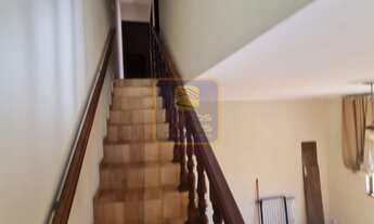 Imagem 3: VENDE-SE IMÓVEL COM CASA E SOBRADO EM TERRENO DE 401 M² E 4 VAGAS PRÓXIMO À AVENIDA ITAQUE