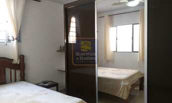 Imagem 6: Imóvel com 02 casas, sendo 1 sobrado com 5 cômodos e 1 casa com 2 cômodos, garagem para 02