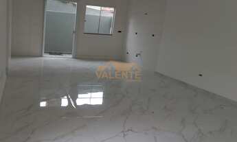 Imagem 5: Casa com 3 quartos, sala com gesso rebaixado, cozinha ampla, 1 banheiro, lavanderia extern