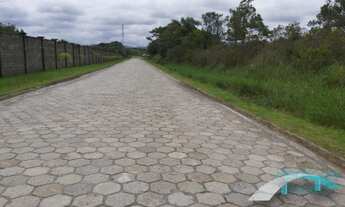 Imagem: Lote em rua de Calçamento, 250m², Próximo