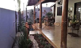 Imagem 2: Casa 3 quartos, 1 suíte, 2 vagas - Próximo à T-63 - Goiânia - GO