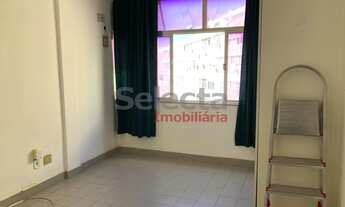 Imagem 3: Oportunidade em Copacabana ? Apartamento Silencioso de 31 m², Iluminado em Andar Alto