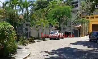 Imagem 5: Terreno com 10,25 metros de frente, 10 metros de fundo, 24,50 metros de comprimento à dire