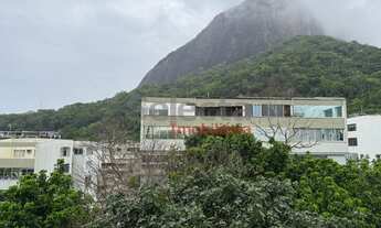 Imagem 3: Apartamento impecável na parte mais nobre e tranquila do Leblon, em condomínio com espetac