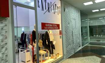 Imagem: Loja ao nível da Rua Visconde de Pirajá