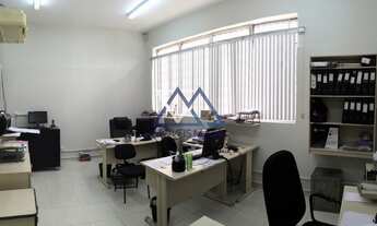 Imagem 3: VENDO EDIFICIO COM DOIS ANDARES - ELEVADOR EXTERNO PARA CARGA - RUA JAPERI 47 - RIO COMPRI