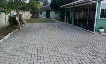 Imagem: Ampla residência com 3 casas e terreno