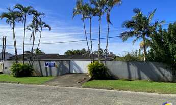 Imagem 2: Guaratuba, casa com 3 quarto (sendo 1 suíte) sobre amplo terreno no bairro Piçarras próxim