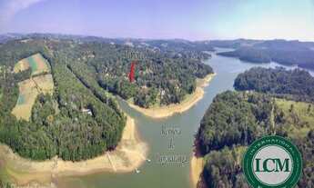 Imagem 4: Maravilhosa casa integrada a uma extensa área verde