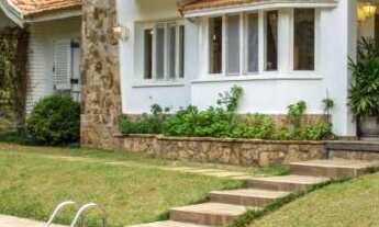 Imagem 2: Casa com 6 quartos e quiosque