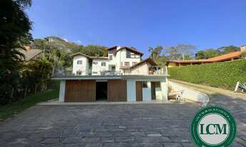 Imagem: Casa com vista para a represa, deck privativo