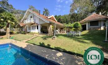 Imagem 4: Casa com 6 quartos e quiosque