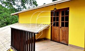 Imagem 5: Casa Rústica e Luxuosa de 3 quartos, 2 suítes, piscina e vários ambientes, junto à naturez