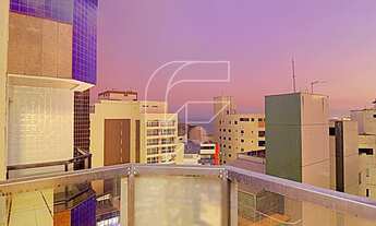 Imagem 2: Apartamento de 3 quartos, andar alto com vista para o mar, em localização excelente no Cen