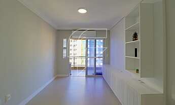 Imagem 3: Apartamento à venda, 2 quartos sendo 1 suite com 78m², reformado na Praia das Castanheiras