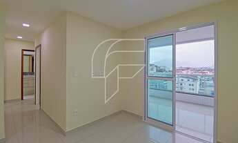 Imagem 2: Apartamento à venda de 3 quartos, 1 suíte, varanda com vista para montanhas, localizado na