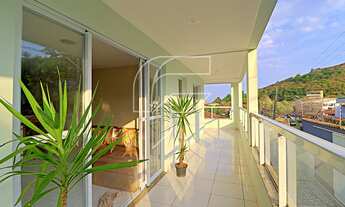 Imagem 3: Casa Triplex com 6 quartos à venda, varandas, lazer com churrasqueira, à poucos metros da