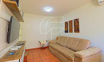 Imagem 3: Apartamento de 2 quartos + DCE reformado e mobiliado de frente para a Avenida Oceânica a a