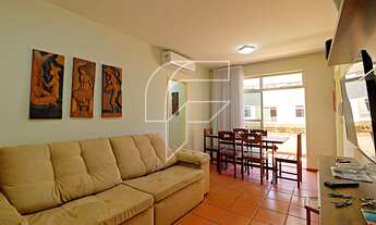 Imagem 2: Apartamento de 2 quartos + DCE reformado e mobiliado de frente para a Avenida Oceânica a a