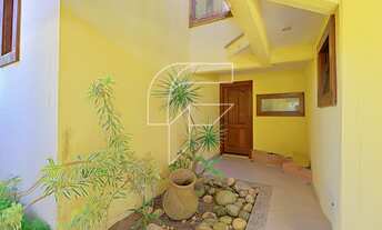 Imagem 3: Casa Triplex à venda, 4 quartos, 1 suíte, acabamento de alto padrão, quintal e área gourme