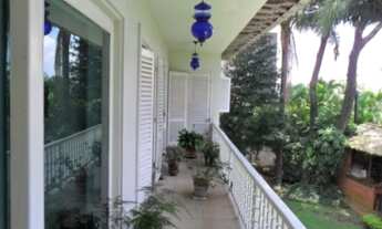 Imagem 6: Casa Padrão, vista panorâmica, com amplo living, sala de lareira, sala de jantar, 3 dormit