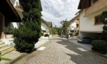 Imagem: Imóvel de Luxo Casa em Condomínio com