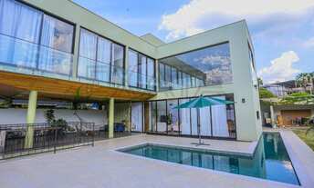 Imagem: Casa de Luxo à Venda em Condomínio Fechado