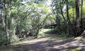 Imagem 4: Casa em Condomínio de Luxo à Venda em Jandira-SP, 3 Quartos, 1 Suíte, 3 Salas, 3 Banheiros