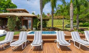 Imagem 5: Casa de Luxo à venda na Estância Bela Vista, Delfinópolis-MG: PORTEIRA FECHADA, 5 suítes