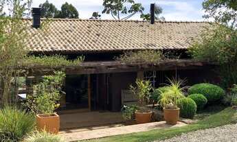 Imagem 2: Luxuosa residência à venda em Cunha-SP: Casa no Topo da Montanha com 4 quartos, 8 salas, 6