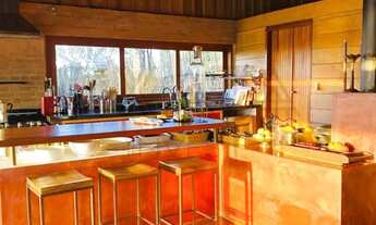 Imagem 7: Luxuosa residência à venda em Cunha-SP: Casa no Topo da Montanha com 4 quartos, 8 salas, 6