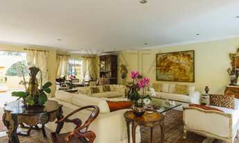 Imagem 3: Luxuosa Casa à Venda na Praça Vinícius de Moraes, Morumbi, São Paulo-SP: 4 Quartos, 3 Suít