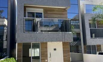 Imagem: Imperdível Casa em Condomínio à Venda