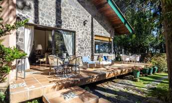 Imagem 2: Luxuosa mansão à venda em Campos do Jordão-SP, no exclusivo bairro Toriba, com 6 quartos