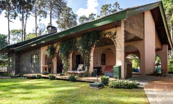 Imagem 4: Luxuosa mansão à venda em Campos do Jordão-SP, no exclusivo bairro Toriba, com 6 quartos