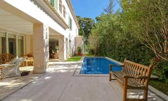 Imagem: Luxuosa Casa à venda em Condomínio Fechado