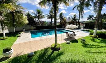 Imagem 2: Casa à venda no Condomínio Chácara das Paineiras II Granja Viana-SP. Completa e impecável